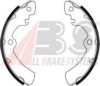 SUZUK 5221079260 Brake Shoe Set
